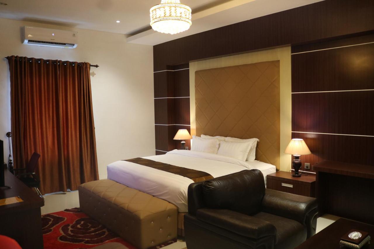 Singapore City Hotel Batu Bara Sungaibalai Eksteriør bilde